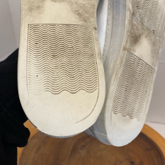 Common Projects Low Top Leather Sneakers - Picture 7 of 9